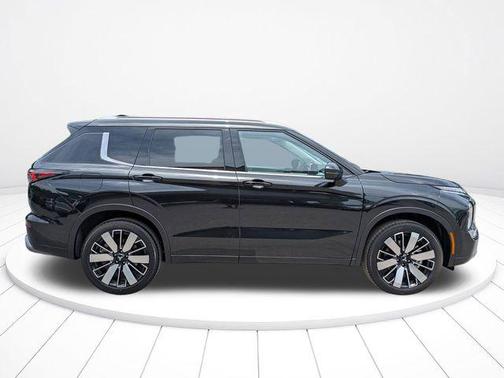 Black Diamond 2026 Mitsubishi Outlander SEL