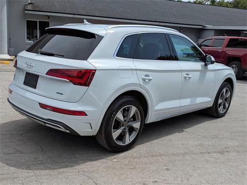 2022 Audi Q5 40 Premium Plus