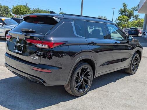 2025 Mitsubishi Outlander PHEV SEL