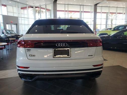 Photo 4 of 36 of 2019 Audi Q8 3.0T Premium