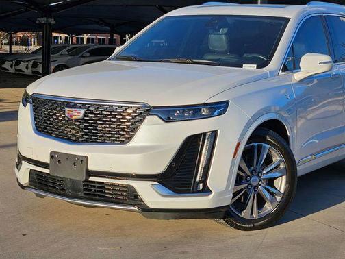 2022 Cadillac XT6 Premium Luxury FWD