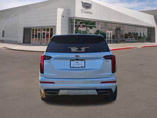 2022 Cadillac XT6 Premium Luxury FWD