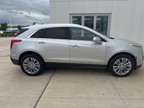 Radiant Silver Metallic 2018 Cadillac XT5 Premium Luxury