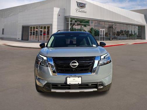 2023 Nissan Pathfinder Platinum FWD