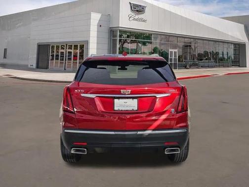 2026 Cadillac XT5 Luxury