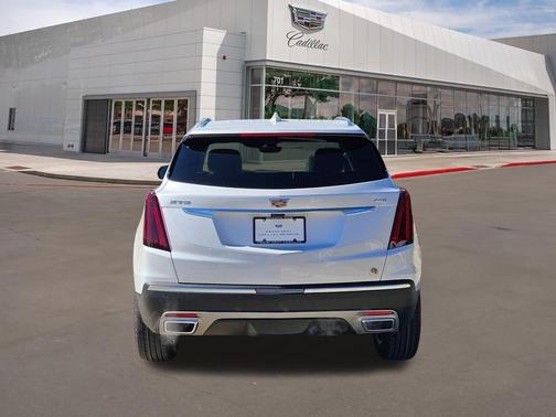 Crystal White Tricoat 2026 Cadillac XT5 Premium Luxury