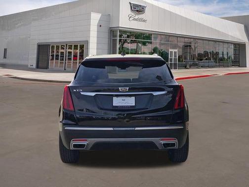 Stellar Black Metallic 2020 Cadillac XT5 Premium Luxury