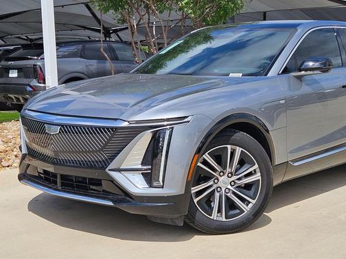 Argent Silver Metallic 2026 Cadillac LYRIQ Luxury