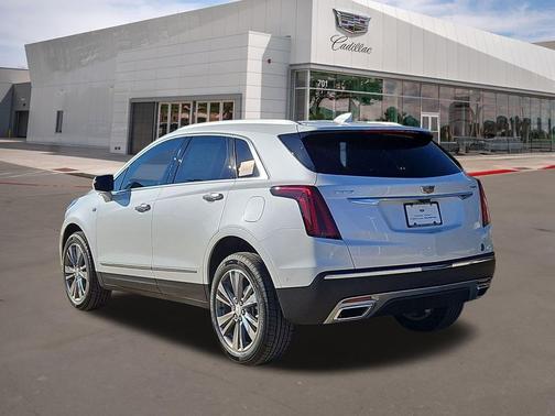 Crystal White Tricoat 2026 Cadillac XT5 Premium Luxury