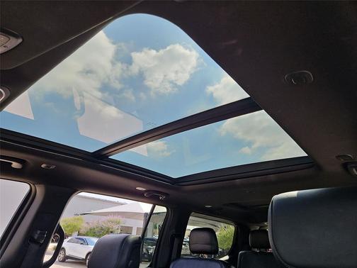 Diamond Black Crystal Pearlcoat 2022 Jeep Wagoneer Series III 4x4