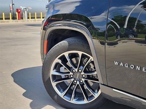 Diamond Black Crystal Pearlcoat 2022 Jeep Wagoneer Series III 4x4