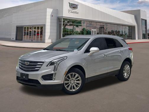 Radiant Silver Metallic 2019 Cadillac XT5 Base