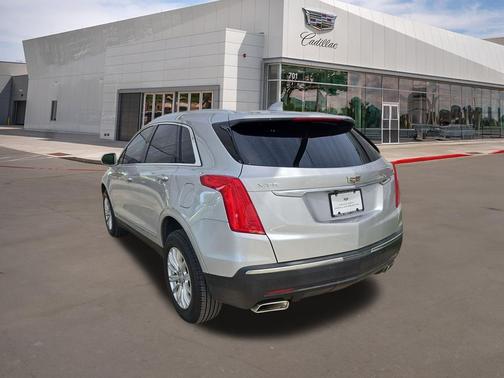 Radiant Silver Metallic 2019 Cadillac XT5 Base