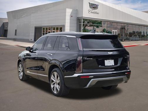 Stellar Black Metallic 2026 Cadillac VISTIQ Luxury