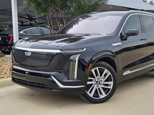 Stellar Black Metallic 2026 Cadillac VISTIQ Luxury