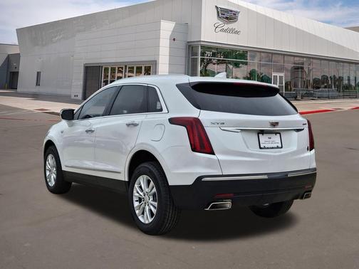 Crystal White Tricoat 2026 Cadillac XT5 Luxury