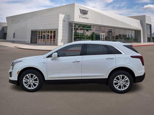 Crystal White Tricoat 2026 Cadillac XT5 Luxury