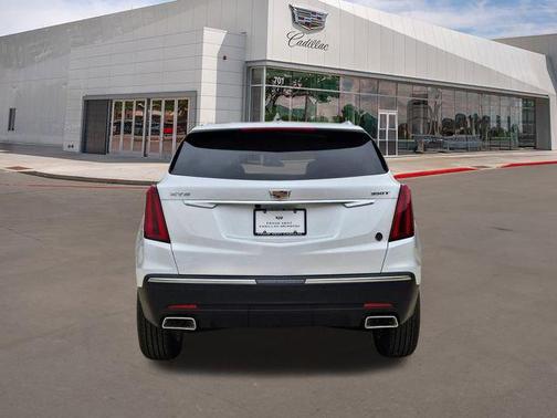 2026 Cadillac XT5 Luxury