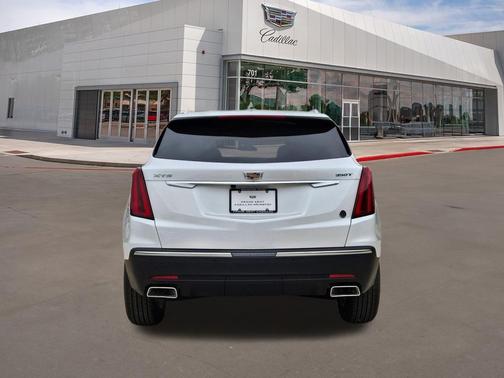 Crystal White Tricoat 2026 Cadillac XT5 Luxury