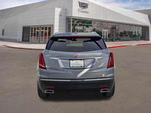 Argent Silver Metallic 2026 Cadillac XT5 Luxury