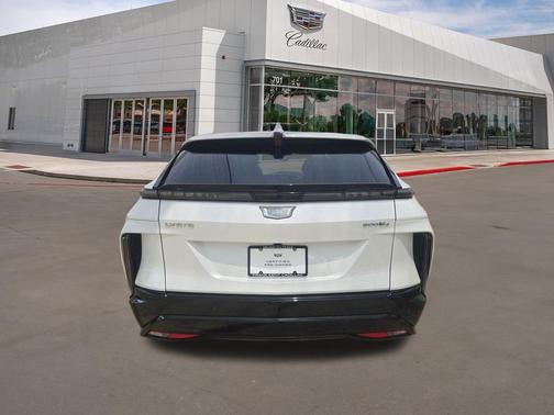 Crystal White Tricoat 2024 Cadillac LYRIQ Sport