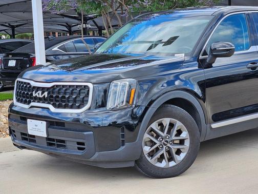 Ebony Black 2023 Kia Telluride LX