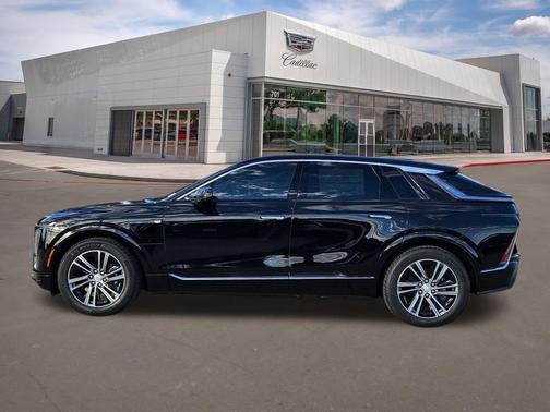 Stellar Black Metallic 2026 Cadillac LYRIQ Luxury