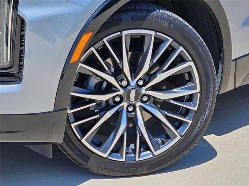 Argent Silver Metallic 2024 Cadillac XT4 Sport