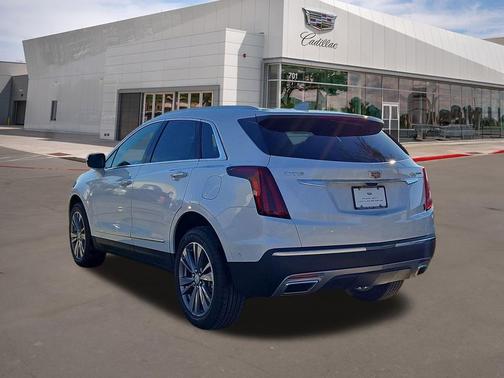 Crystal White Tricoat 2026 Cadillac XT5 Premium Luxury