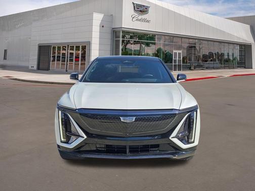 Crystal White Tricoat 2025 Cadillac LYRIQ Sport
