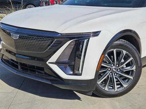 Crystal White Tricoat 2025 Cadillac LYRIQ Sport