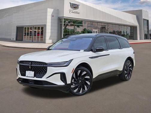 WHITE PLATINUM MET 3C 2026 Lincoln Nautilus Reserve