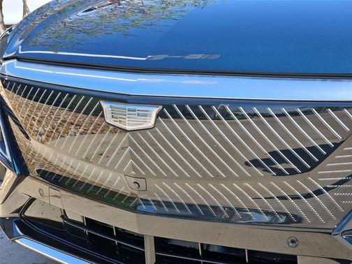 Emerald Lake Metallic 2026 Cadillac LYRIQ Luxury