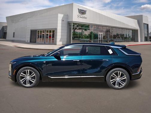 Emerald Lake Metallic 2026 Cadillac LYRIQ Luxury