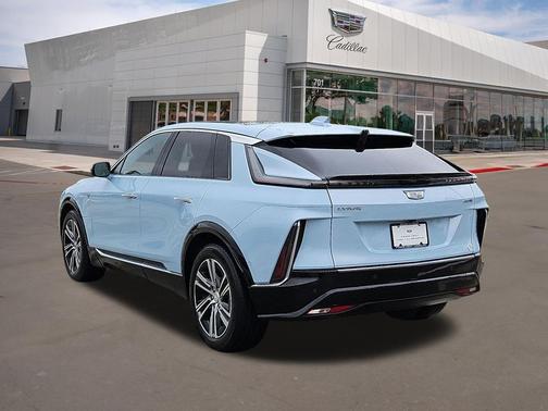 Nimbus Metallic 2024 Cadillac LYRIQ Luxury