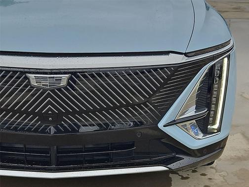 Nimbus Metallic 2024 Cadillac LYRIQ Luxury