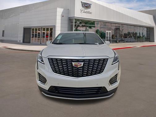 Crystal White Tricoat 2026 Cadillac XT5 Premium Luxury