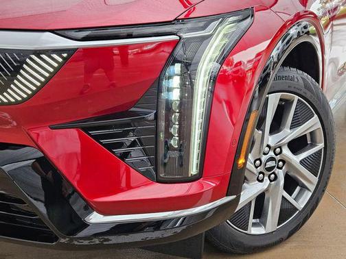 2025 Cadillac OPTIQ Luxury 1 AWD