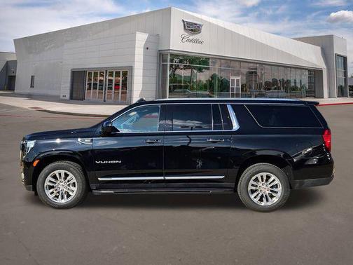 2022 GMC Yukon XL SLT