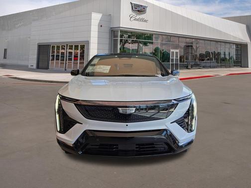 Vibrant White Tricoat 2026 Cadillac OPTIQ Premium Sport