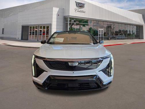 Vibrant White Tricoat 2026 Cadillac OPTIQ Premium Sport