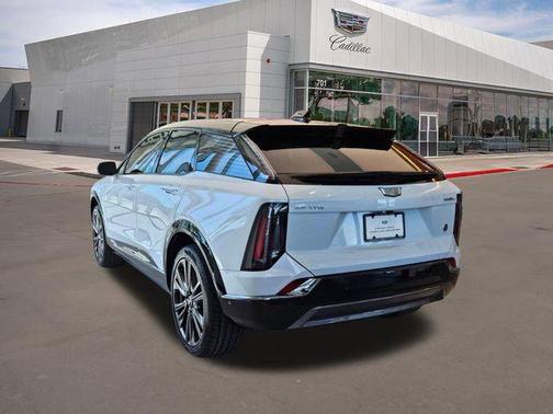 Vibrant White Tricoat 2026 Cadillac OPTIQ Premium Sport