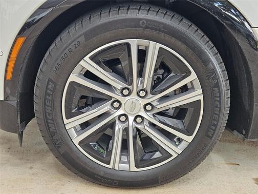 Crystal White Tricoat 2024 Cadillac LYRIQ Luxury