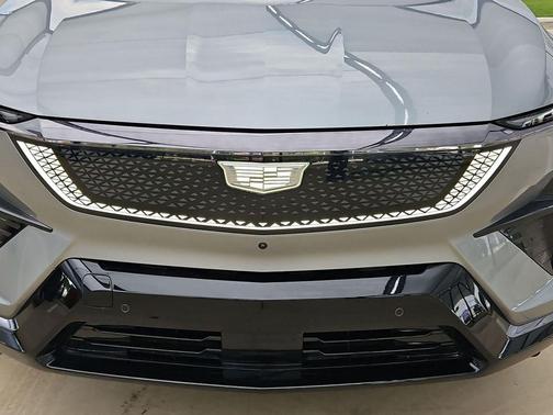 Argent Silver Metallic 2026 Cadillac OPTIQ Sport