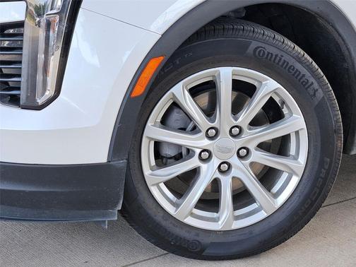 Crystal White Tricoat 2023 Cadillac XT4 Luxury