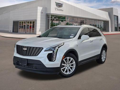Crystal White Tricoat 2023 Cadillac XT4 Luxury