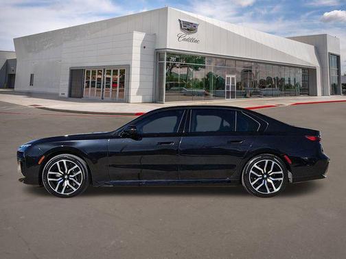 2023 BMW 740 i