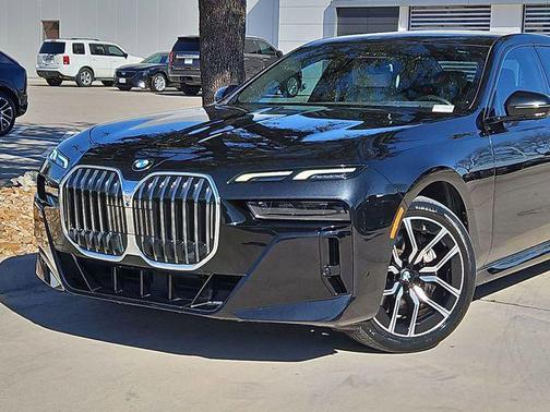 2023 BMW 740 i