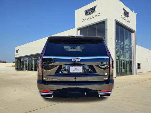 2023 Cadillac Escalade Luxury