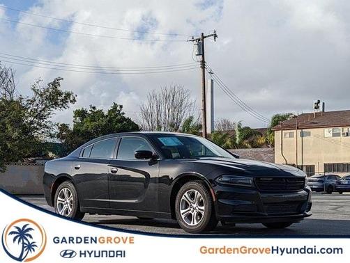 Photo 1 of 33 of 2019 Dodge Charger SXT